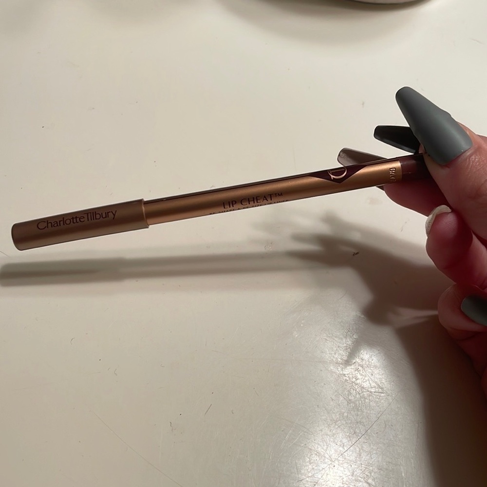 Love Hard Charlotte Tilbury Lipliner
